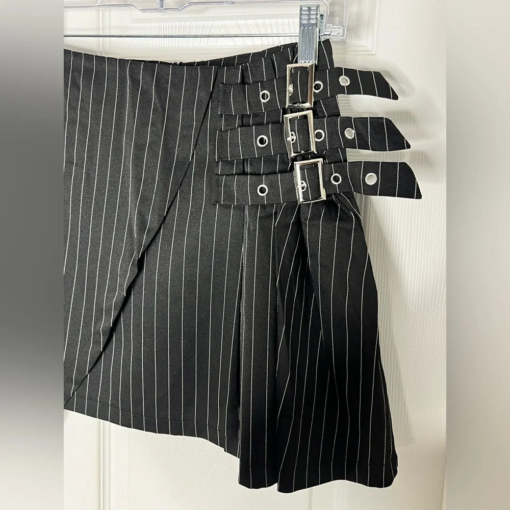 Nasty Gal Black Pinstripe Schoolgirl Mini Skirt Sz XS
